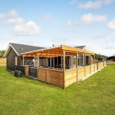 Vakantiehuis Lovely In With Sauna *